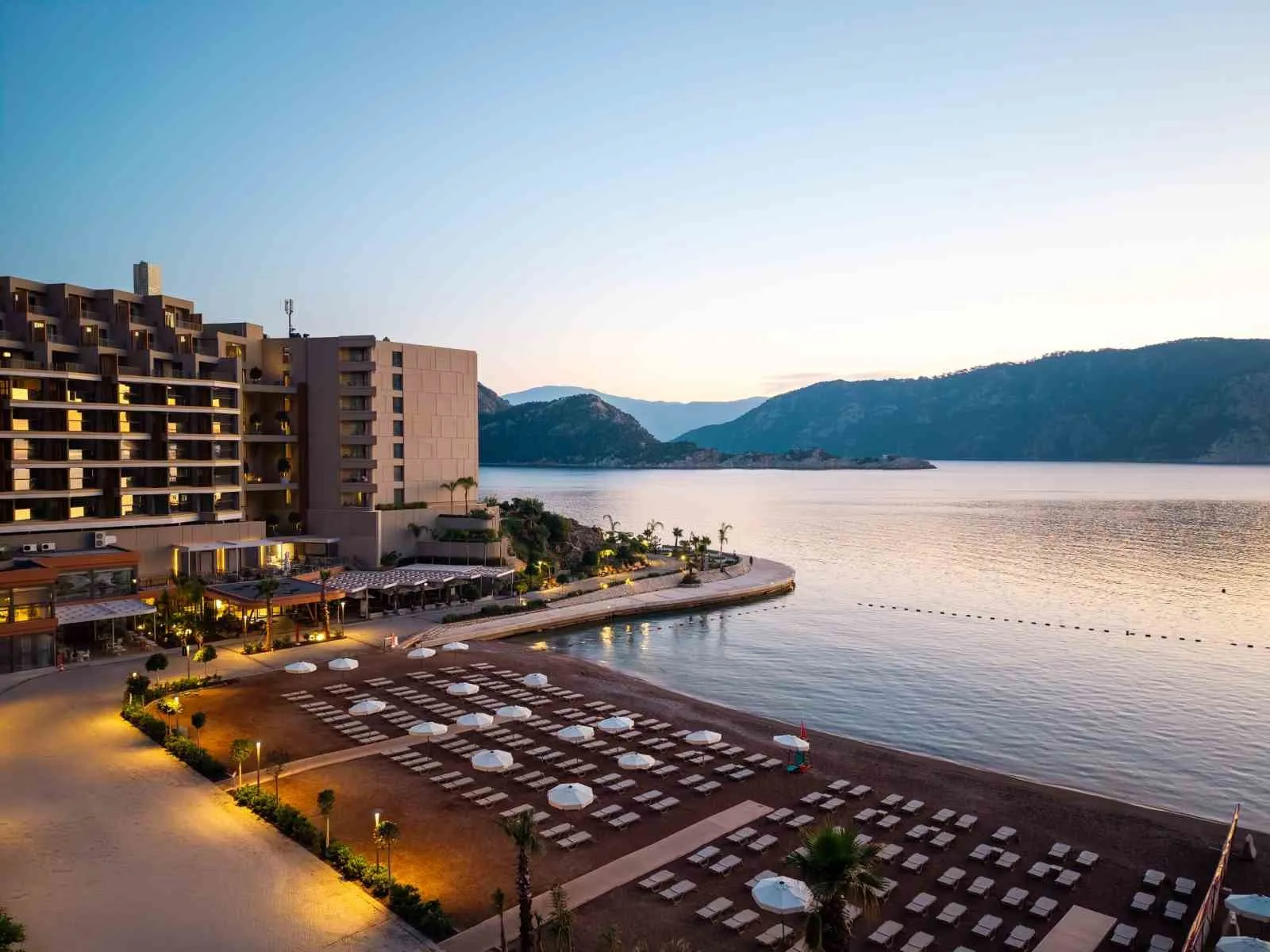 Tatilcilerin yeni rotası otellerden ev konforuna kaydı: Ekonomik tatil arayışı sektörü dönüştürüyor