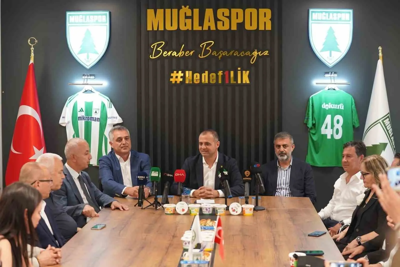 Muğlaspor’da hedef 1. Lig: Yeni sezonun yol haritası sponsorluk imzalarıyla çizildi