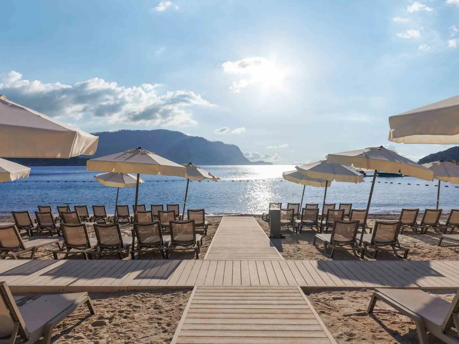 Tatilcilerin yeni rotası otellerden ev konforuna kaydı: Ekonomik tatil arayışı sektörü dönüştürüyor
