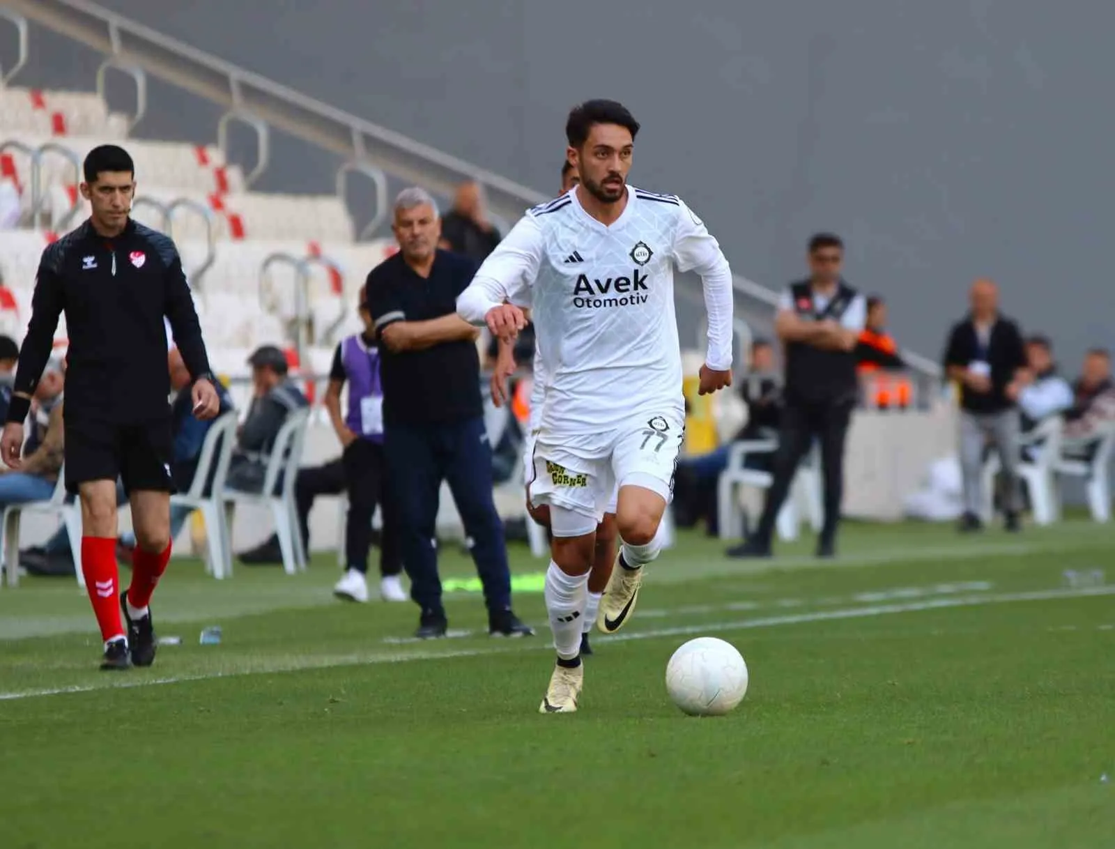Altay'ın genç yıldızı tercihini yaptı: Gaziemir Spor ile yollar birleşiyor
