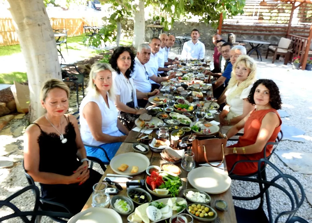 Çeşme’de beş yıllık hizmete vefa dolu uğurlama