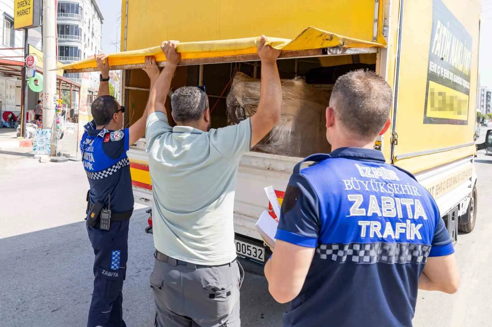 Torbalı yollarında tehlikeli yolculuğa geçit yok: Korsan servislere ağır darbe