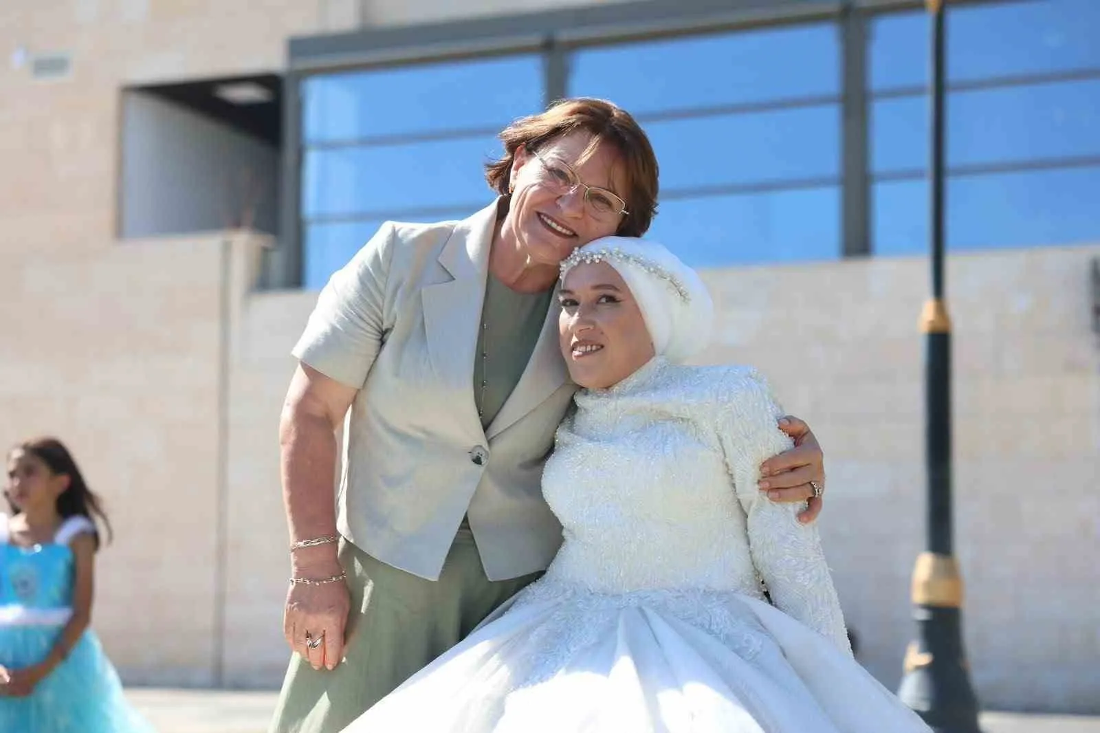 Didim'de masalsı gün: Yeliz'in gelinlik hayali belediye eliyle gerçek oldu