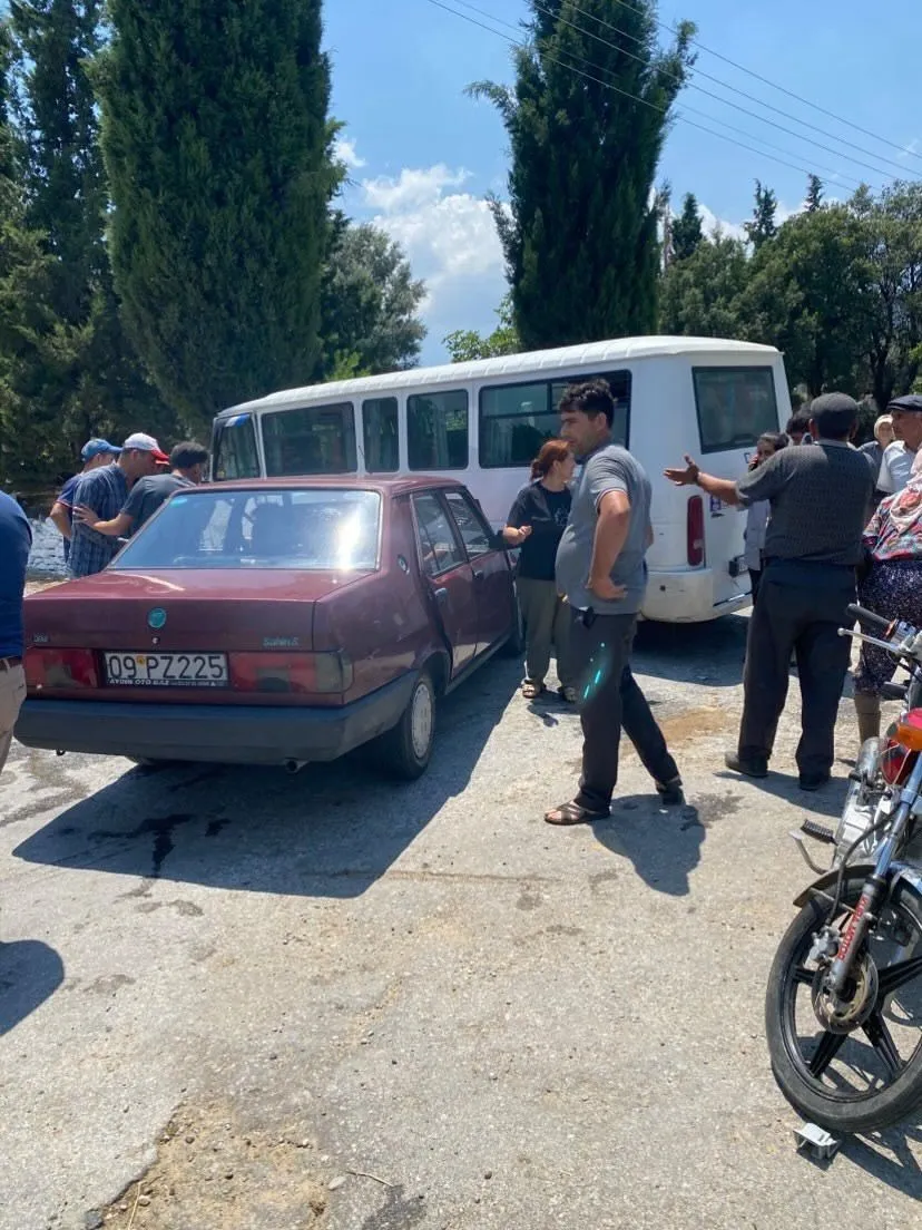 Aydın'da trafik kazası: İşçileri taşıyan minibüs otomobille çarpıştı