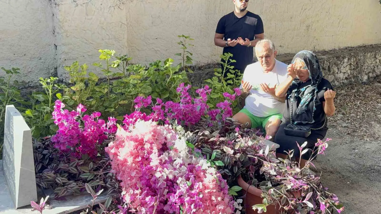 Safiye Soyman evlat acısıyla sarsıldı: Gözyaşları Bodrum’da dinmedi