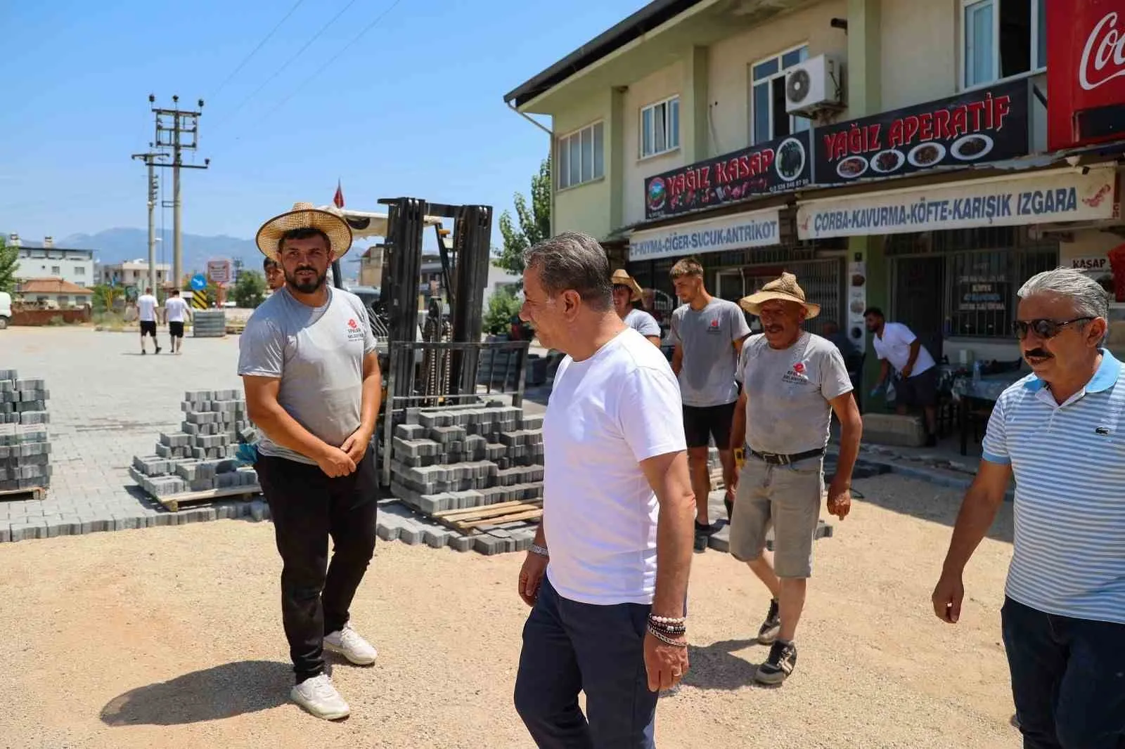 Efeler'de hastane yolu yenileniyor: 20 bin metrekarelik dev dönüşüm