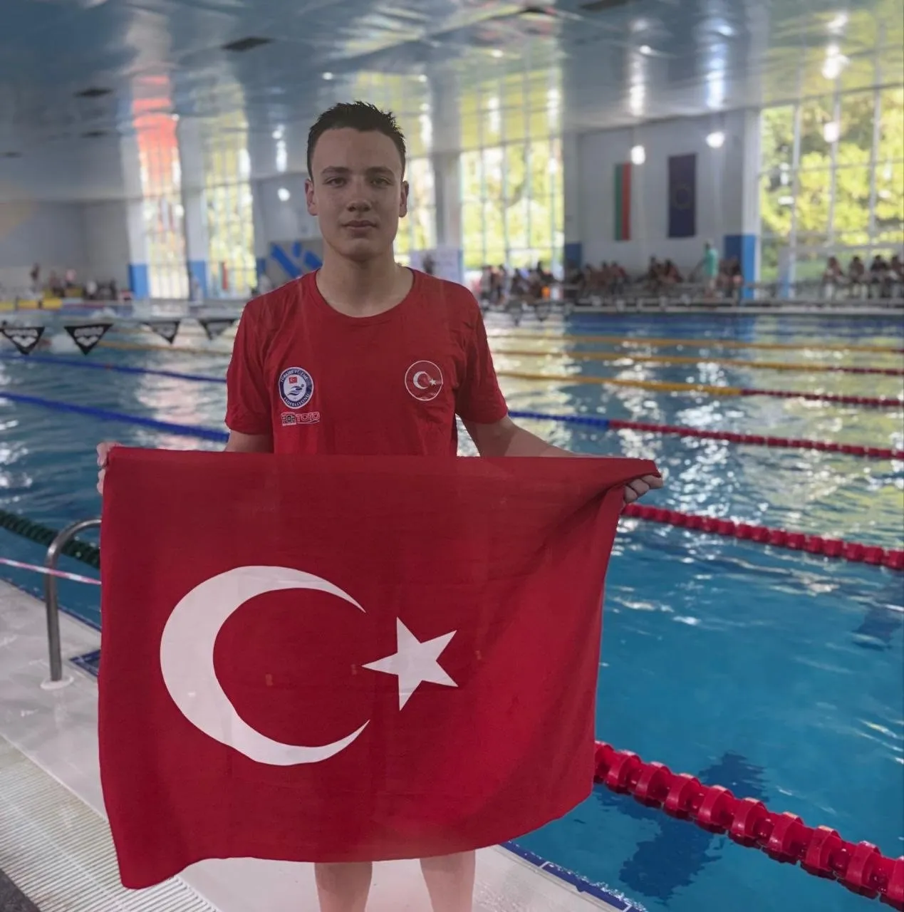 Havuzda madalya fırtınası: Denizlili yüzücülerden 8 altınlık zafer