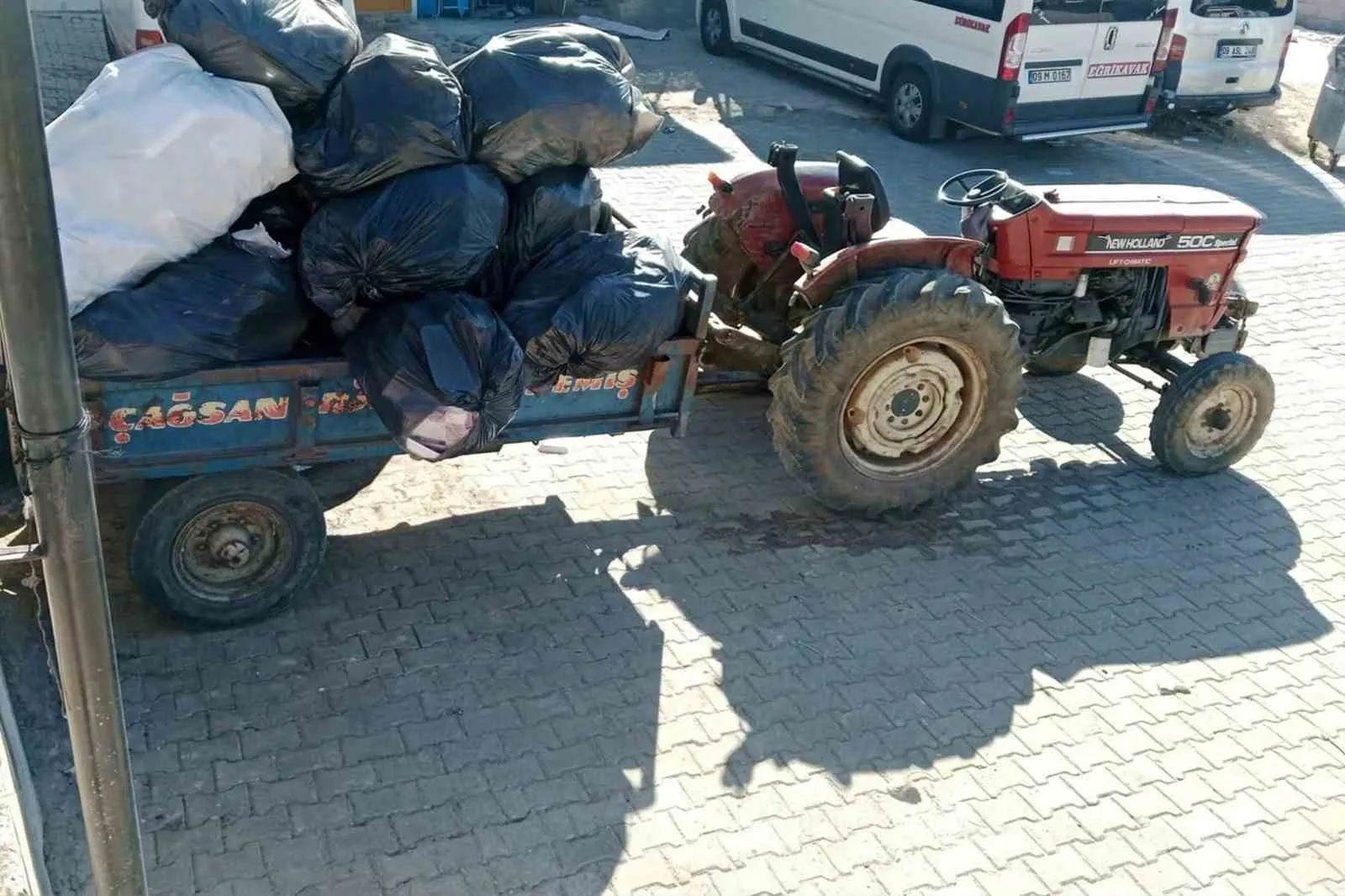 Efeler’de cemiyet sezonuna hijyenik hazırlık: Mutlu günlere pırıl pırıl mekanlar