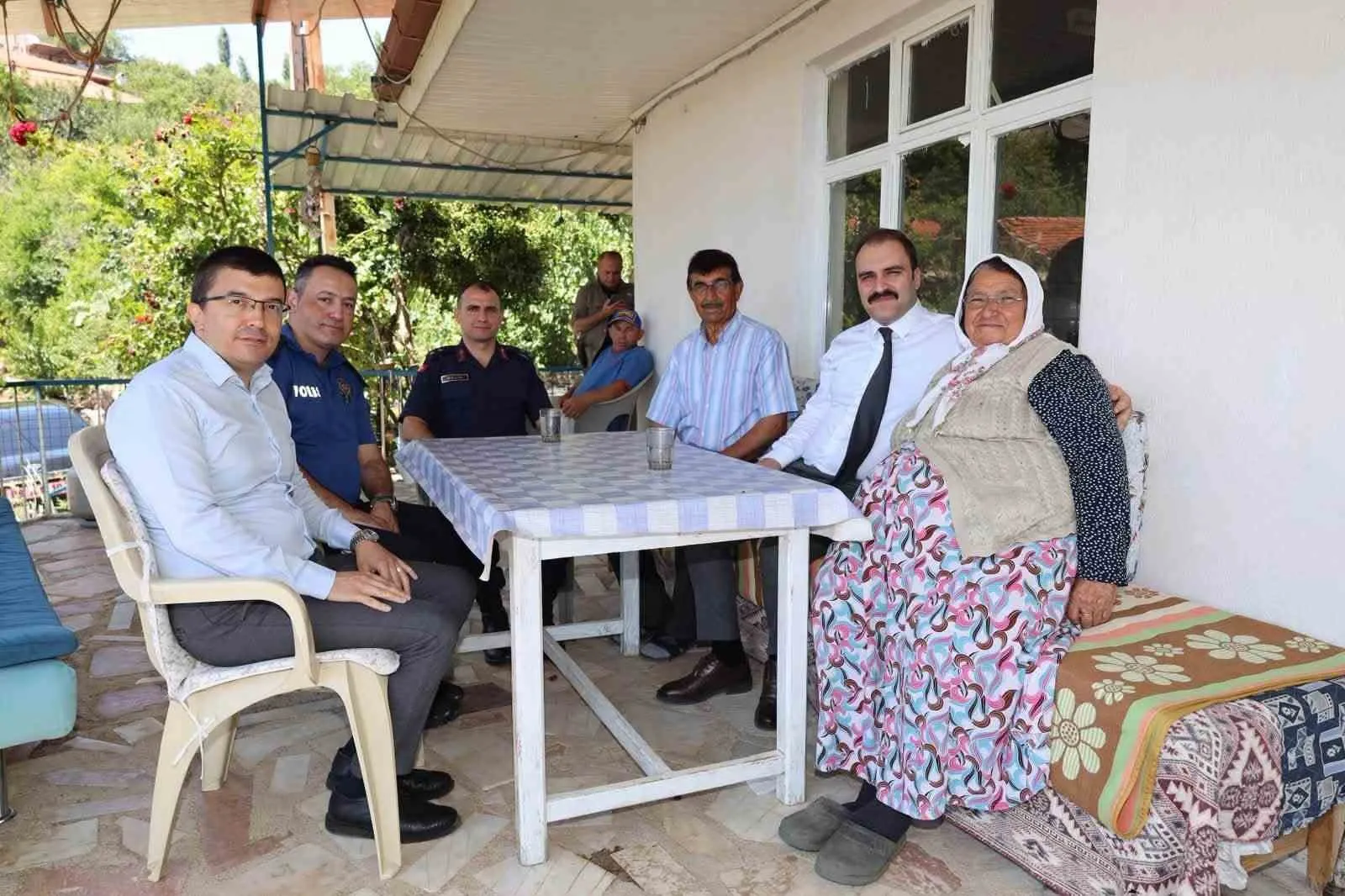 Karacasu'da anlamlı buluşma: Kaymakam Battal'dan kahramanlara ziyaret