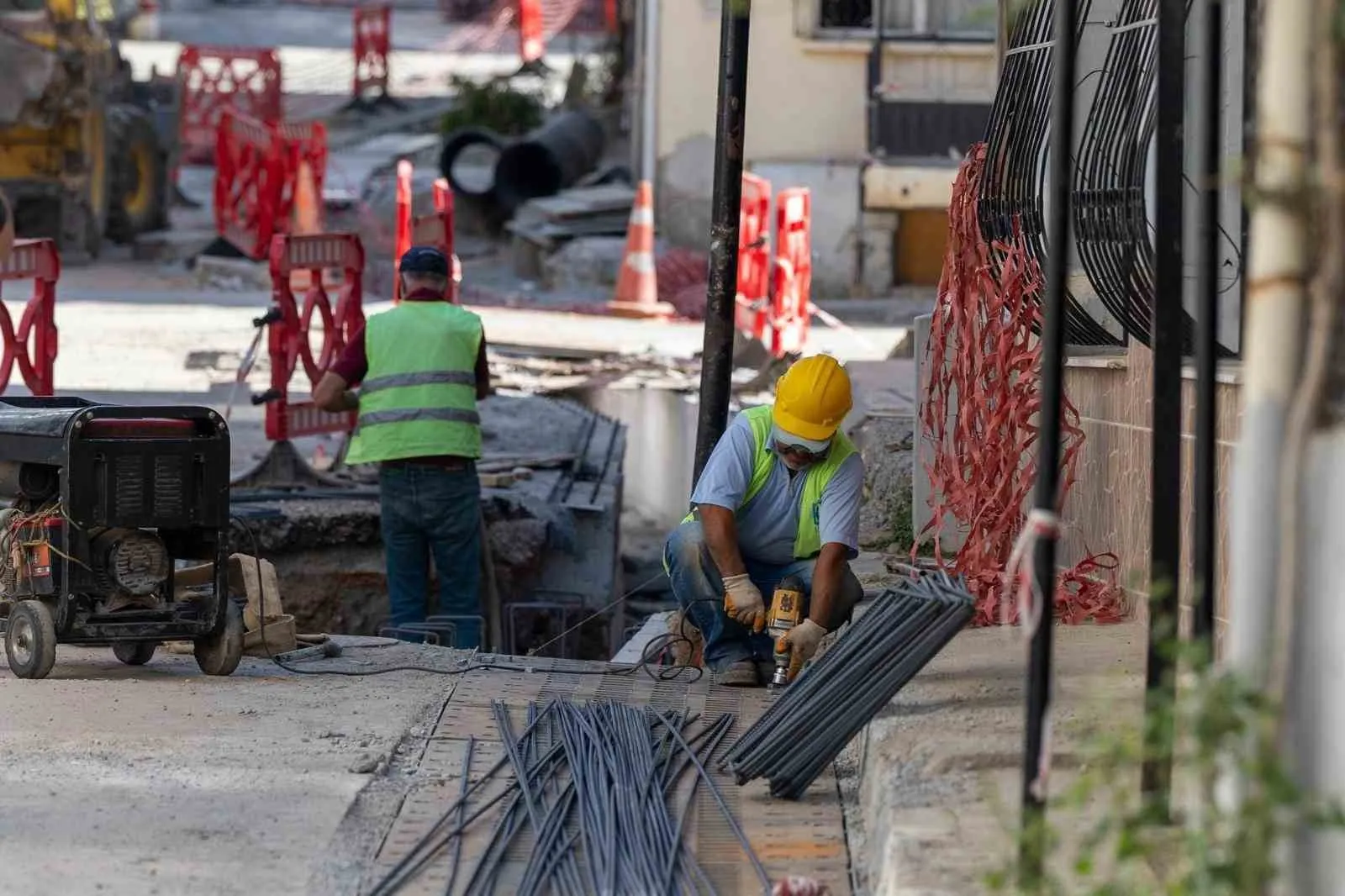 İzmir'in üç ilçesinde su baskınlarına karşı dev dönüşüm: 50 kilometrelik hat inşa ediliyor