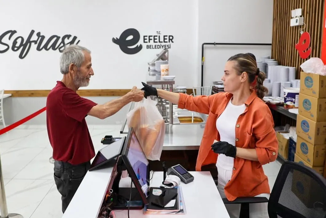 Efeler'de mutfaklara nefes aldıran hizmet: EFE Ekmek noktaları çoğaldı