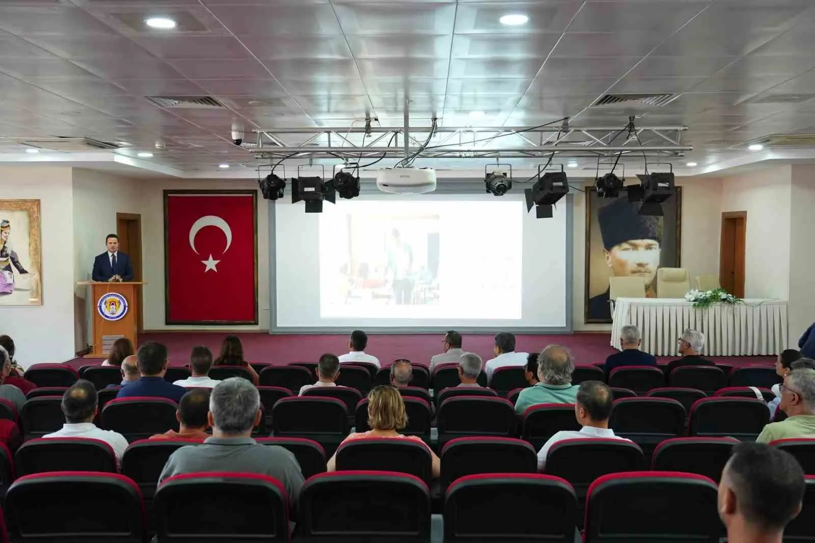 Muğla’da eğitimciler afetlere karşı bilinçleniyor: Çocuk hakları temel odak noktası