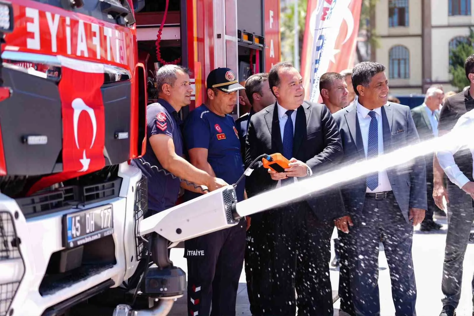 Manisa'da hizmet seferberliği: 350 milyon liralık dev filo göreve hazır