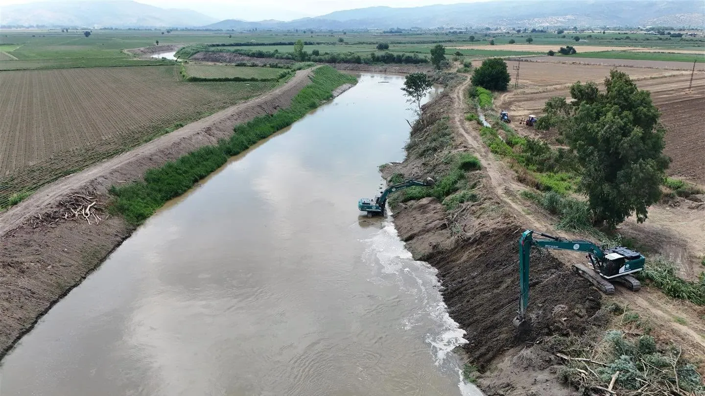Büyük Menderes’te taşkın riski tarih oluyor: Ekipler seferberlik ilan etti