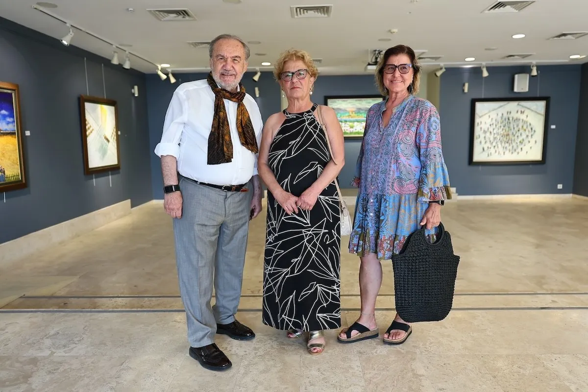 Fırçasıyla 60 yılı tuvale sığdırdı: Yalçın Gökçebağ’ın retrospektif sergisi kapılarını açtı