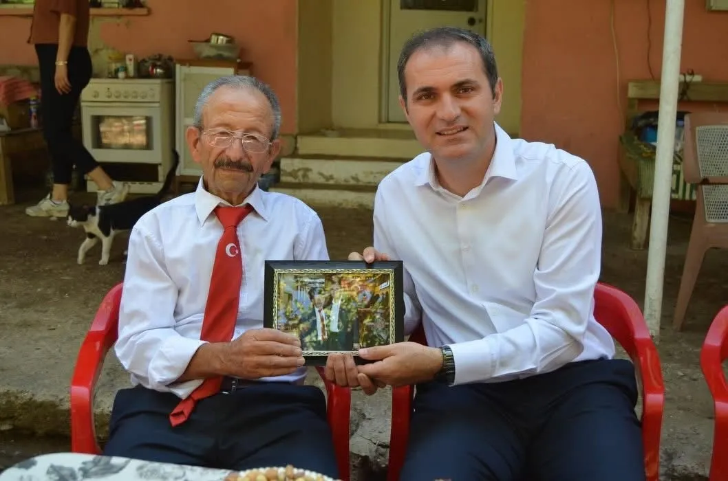 Bayındır’da duygusal gün: Kıbrıs gazileri evlerinde ağırlandı