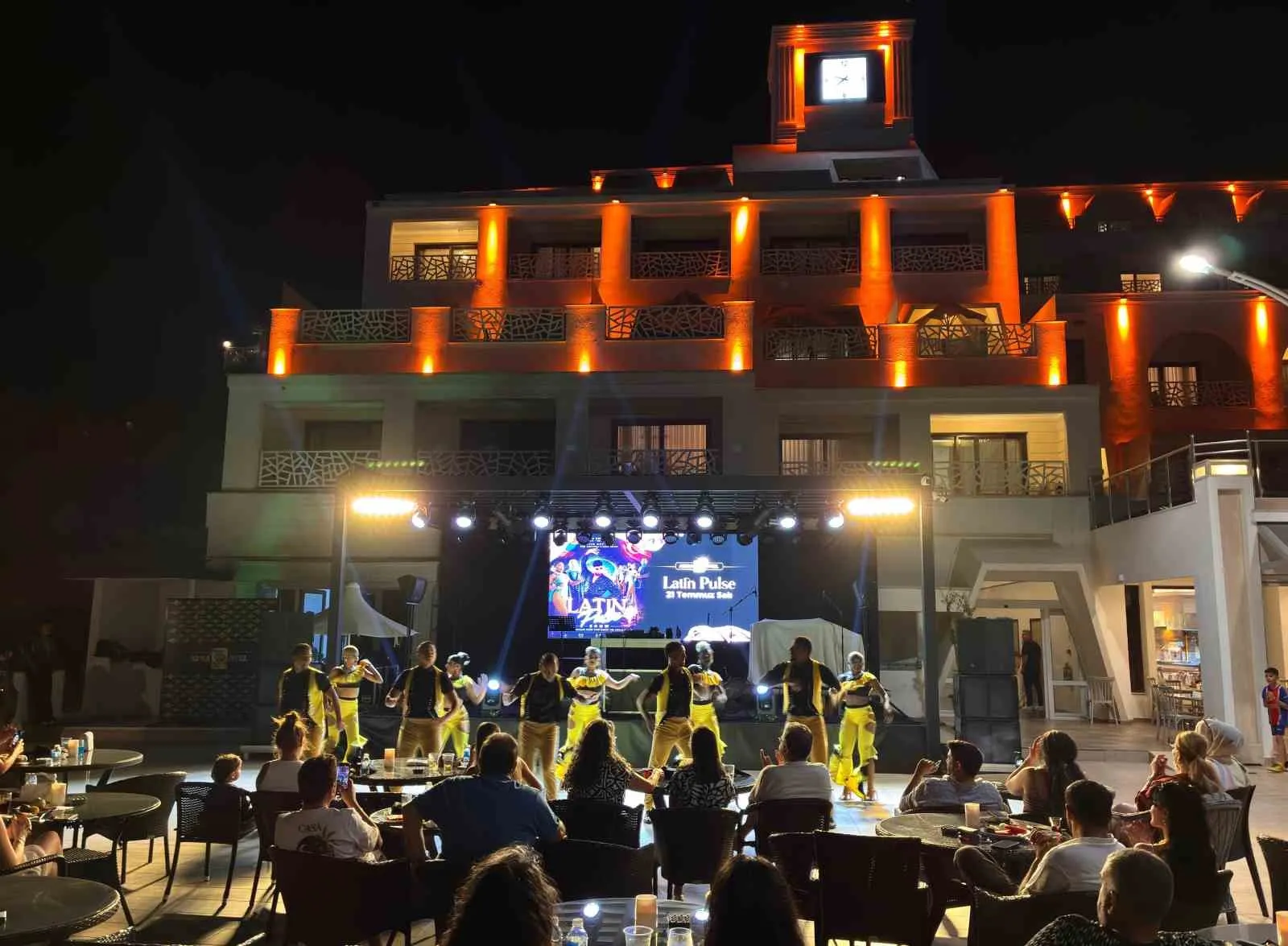 Bodrum’un kalbinde tatil anlayışı değişti: Bardakçı Koyu’nda eğlence fırtınası