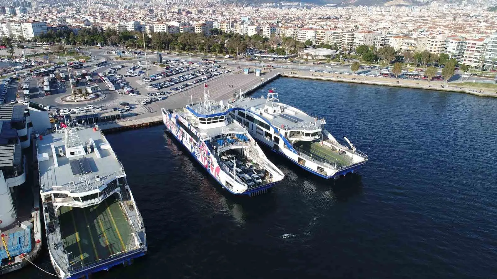 İzmir Körfezi’nde vapur seferberliği: Trafik yoğunluğuna denizden çözüm