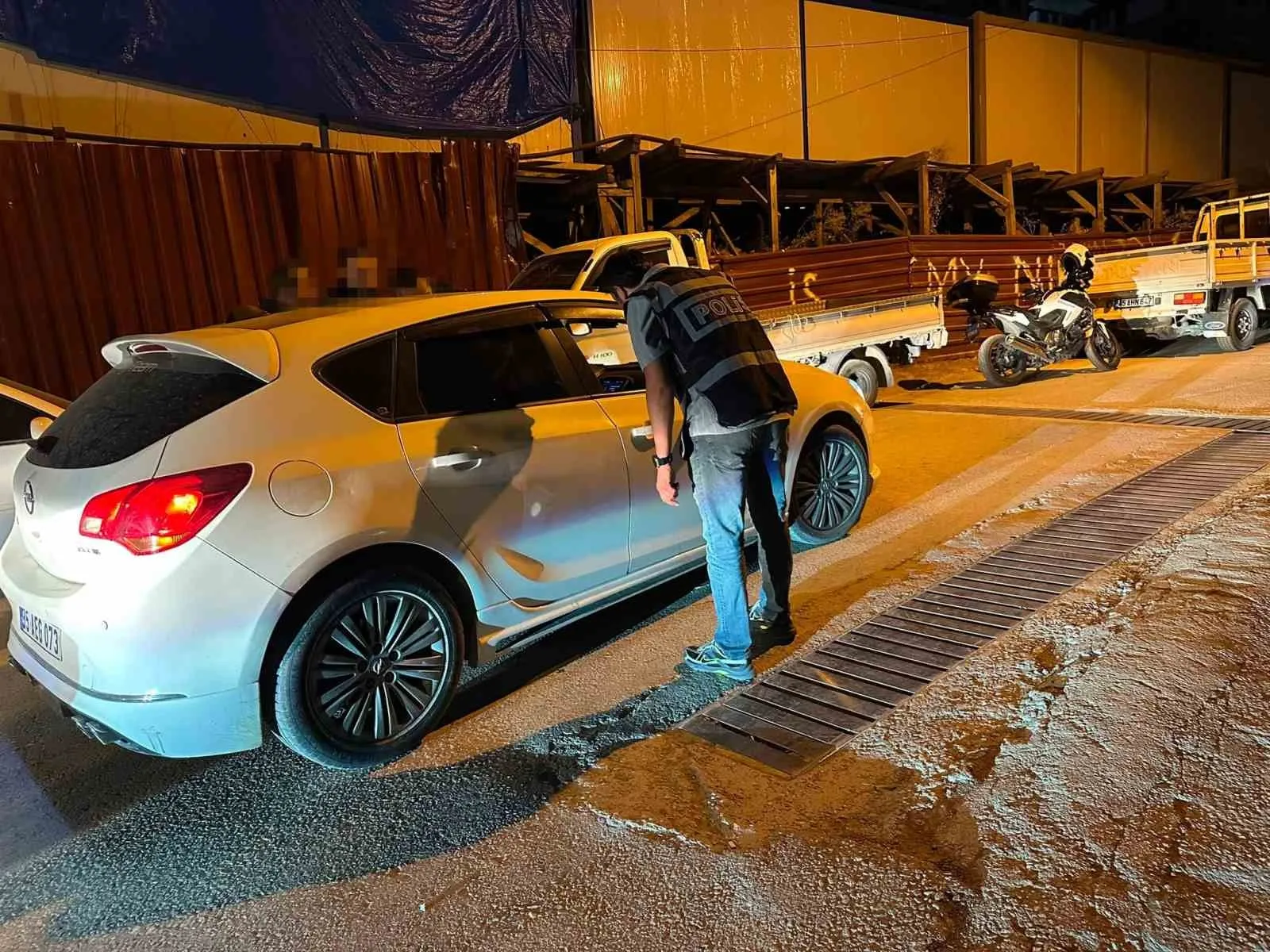 Manisa sokaklarında zehir operasyonu: Binlerce doz madde ele geçirildi