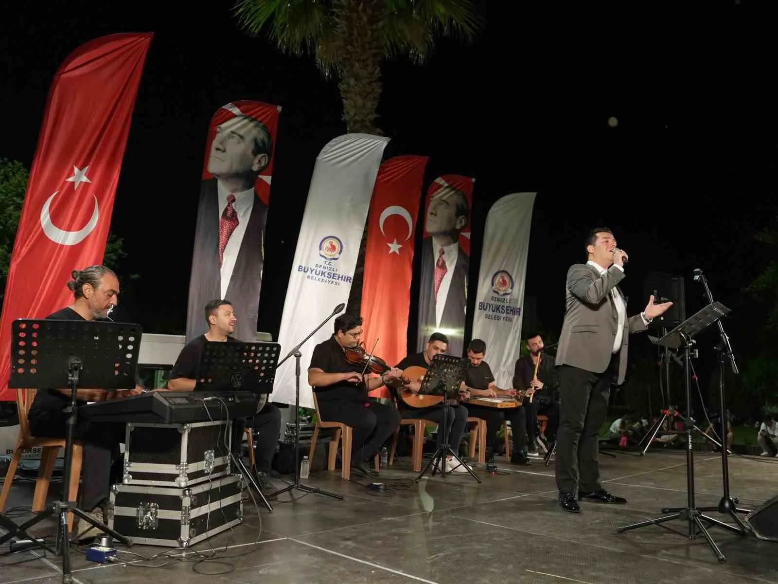 Denizli’de yaz akşamları müziğin ritmiyle şenleniyor