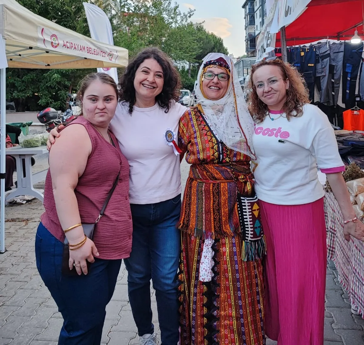 Acıpayam festivalinde anlamlı buluşma: Özel yetenekler sahneye çıktı