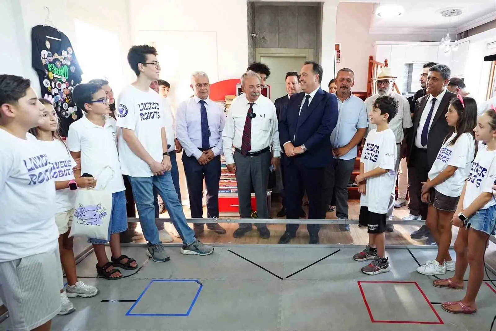 Geleceğin teknolojisini tasarlayan gençlere başkanlardan tam destek
