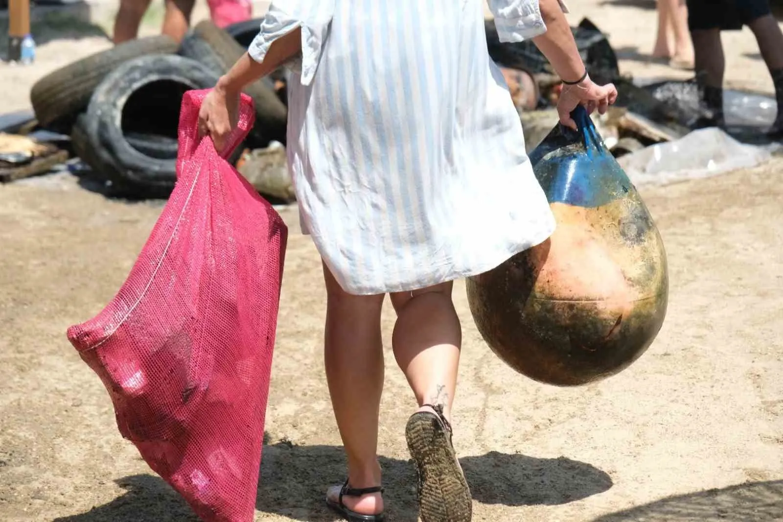Bodrum’un masmavi sularından çıkanlar şoke etti: 650 kiloluk atık temizlendi