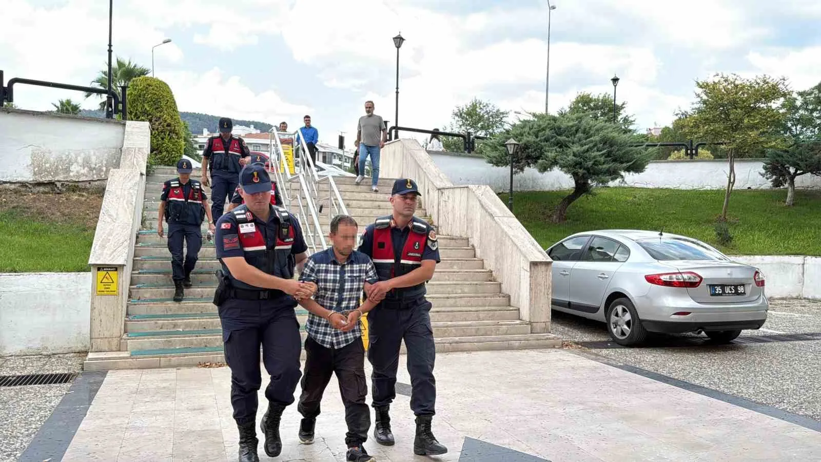 Menteşe'deki restoran cinayetinde sona gelindi: Katil zanlısı adliye yolunda