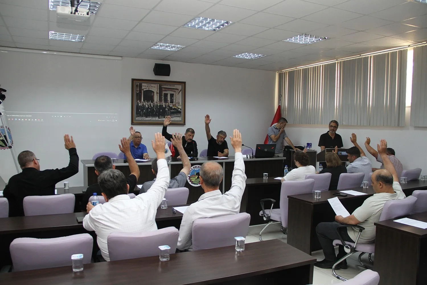 Kula Belediye Meclisi’nde dengeler altüst oldu: CHP çoğunluğu kaybetti