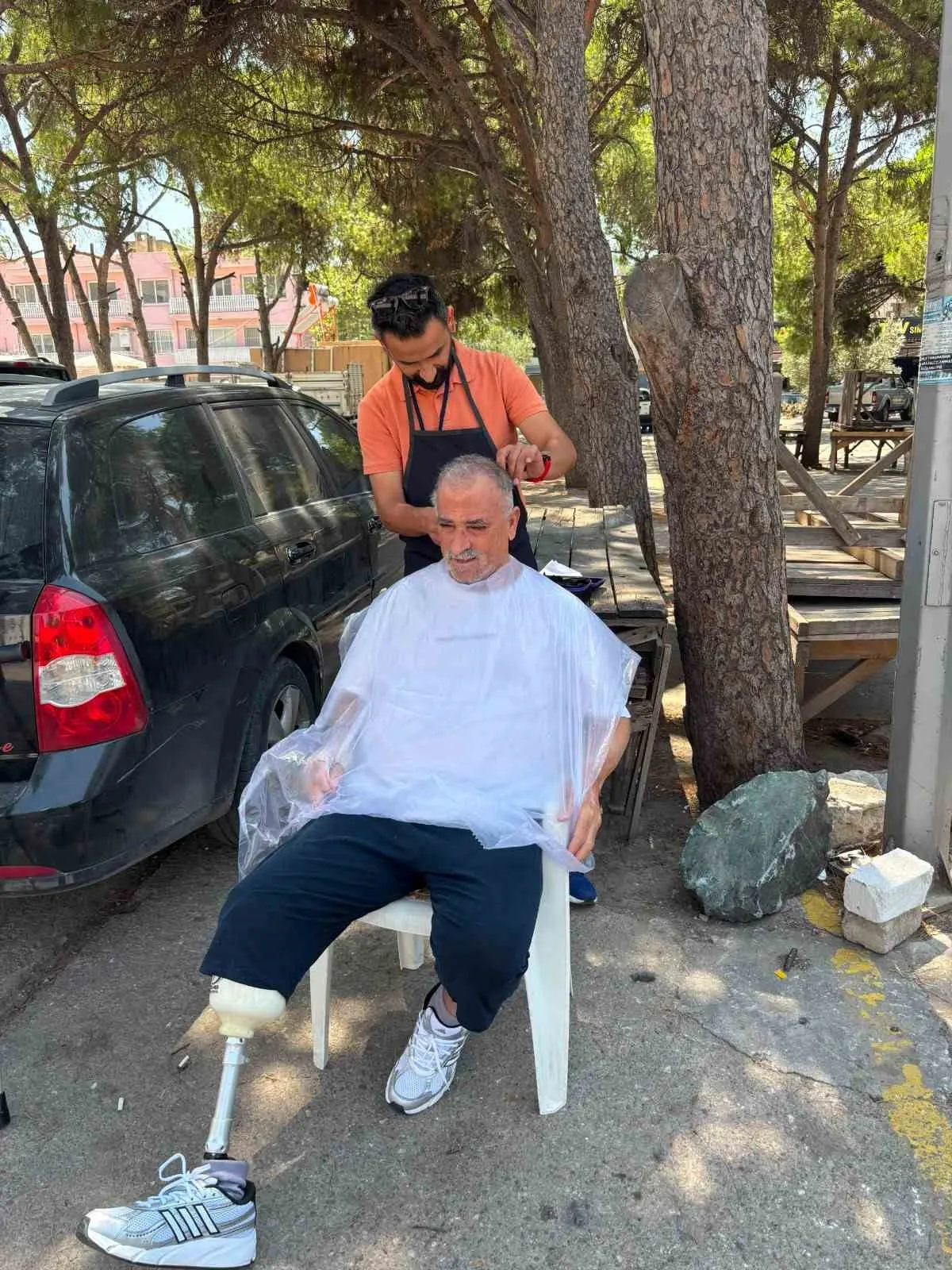 Söke'de şefkat eli evlere ulaştı: 72 aileye ücretsiz bakım desteği