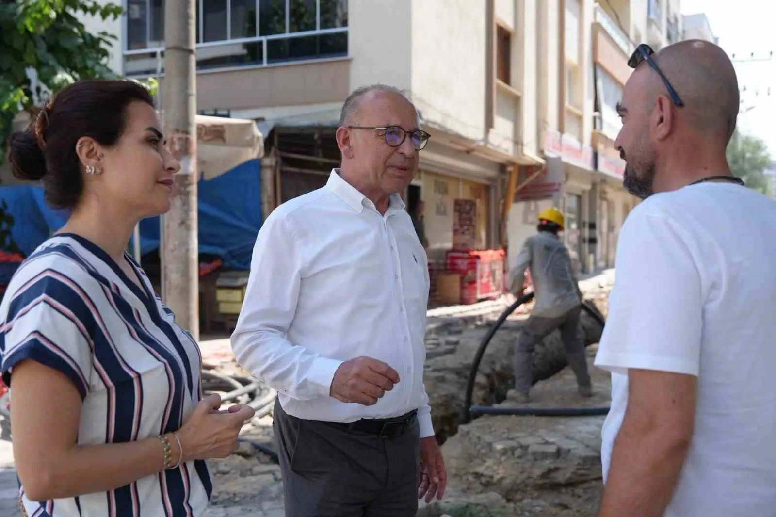 Turgutlu'da hummalı çalışma: Dört mahallede altyapı baştan aşağı değişiyor
