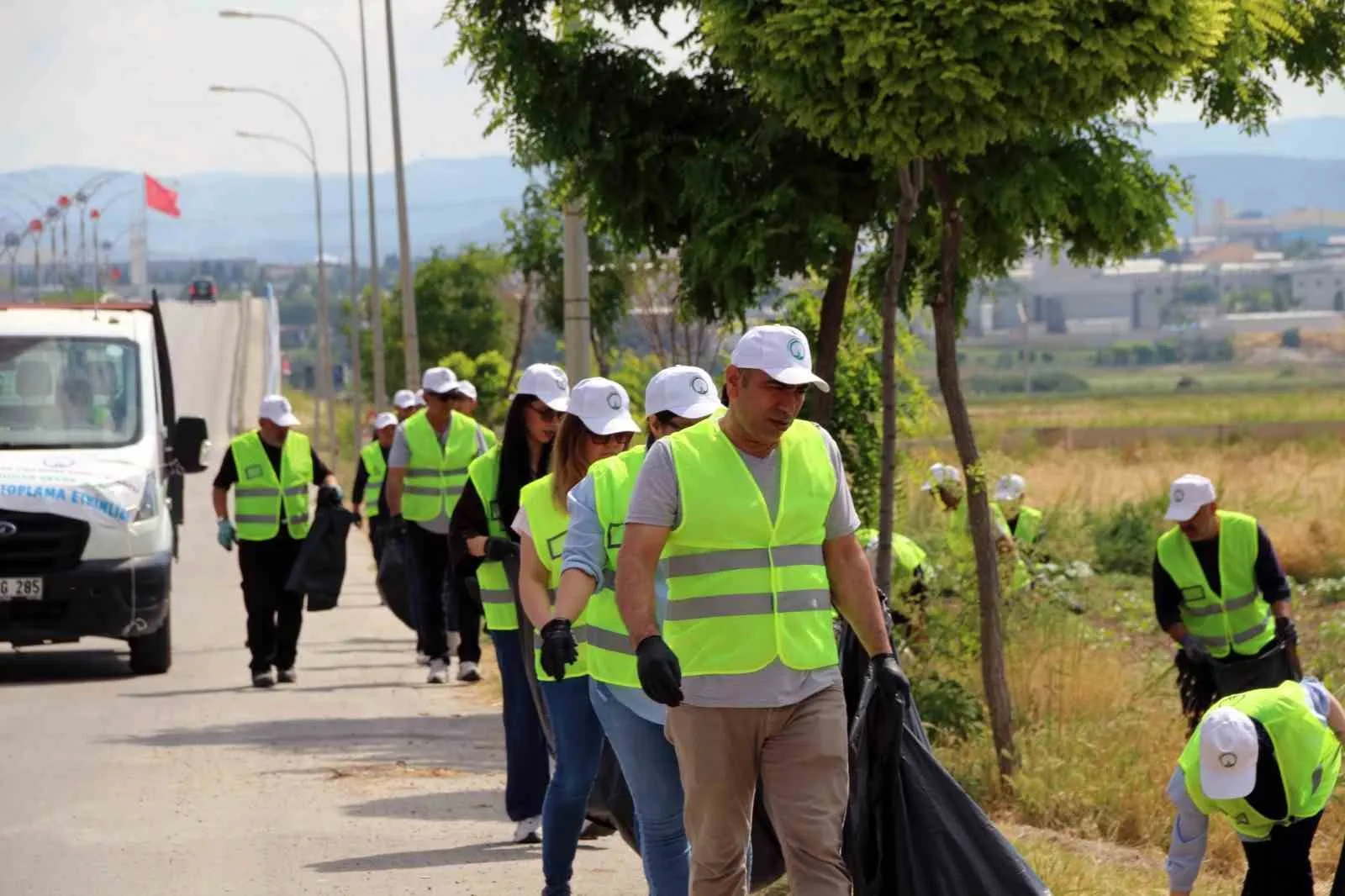 Kütahya sanayicisinden yeşil dokunuş: 5. kez doğa için bir araya geldiler
