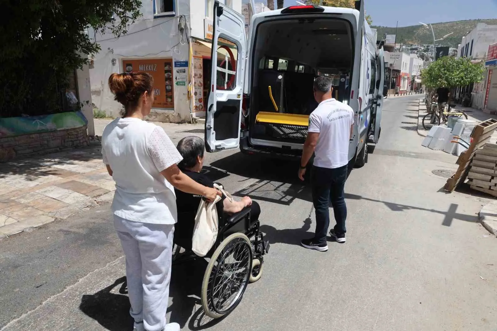 Bodrum’da sağlık hizmeti kapıya geldi: Binlerce kişiye umut oldular