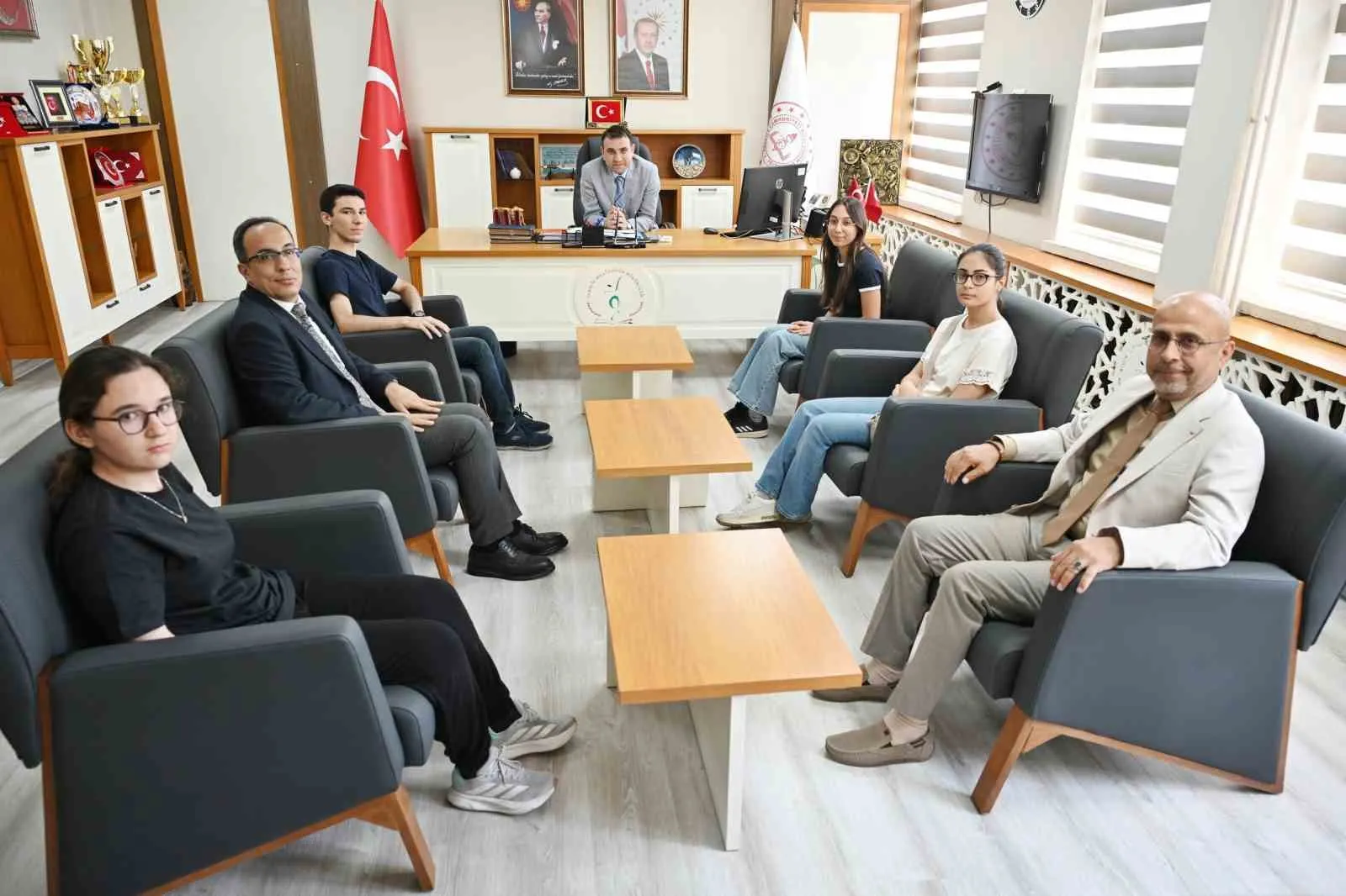 Aydın’ın eğitimde yükselen yıldızları: YKS şampiyonlarına özel tebrik