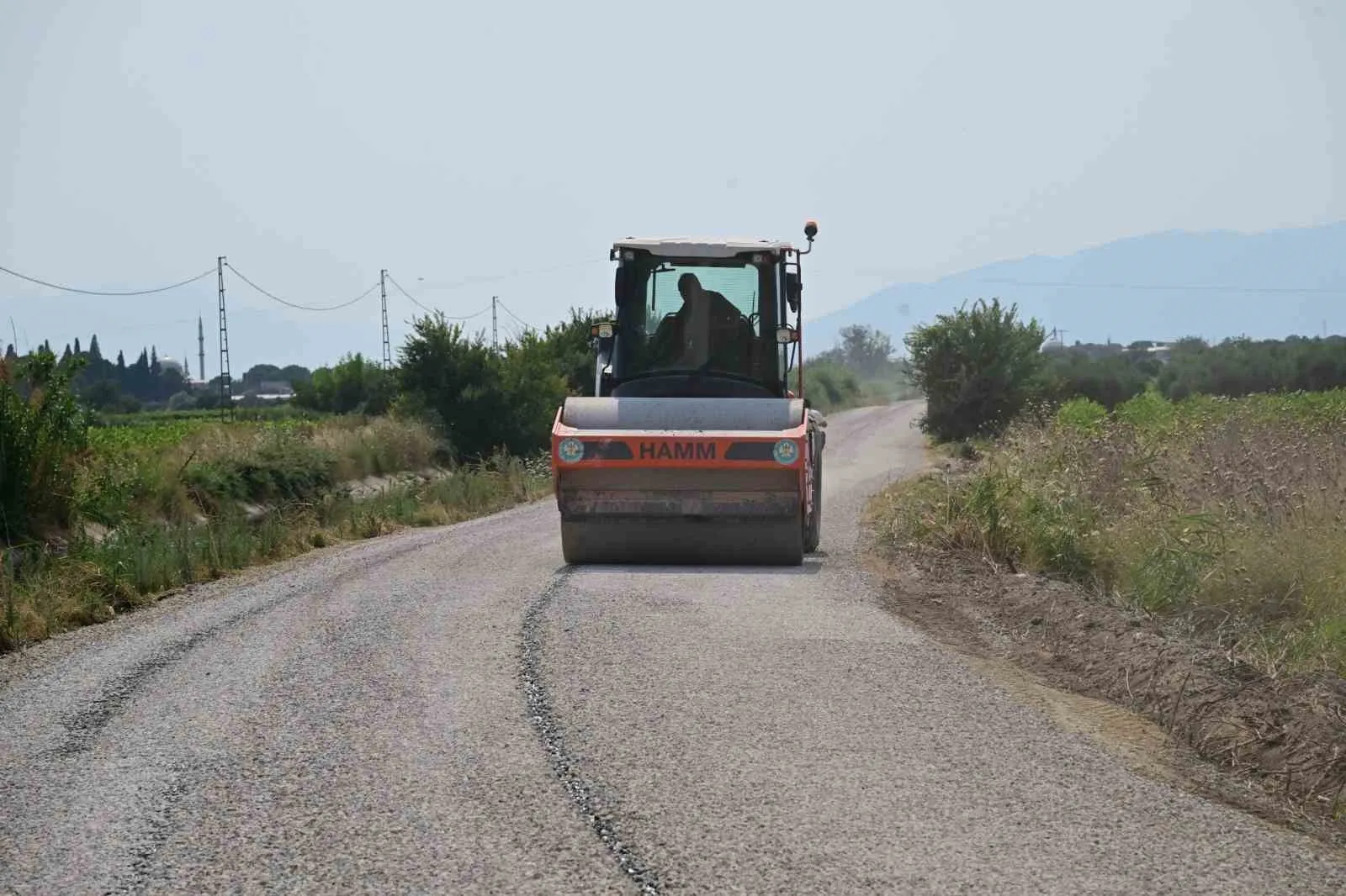 Turgutlu’da asfalt mesaisi: Üreticinin yol çilesi tarih oluyor