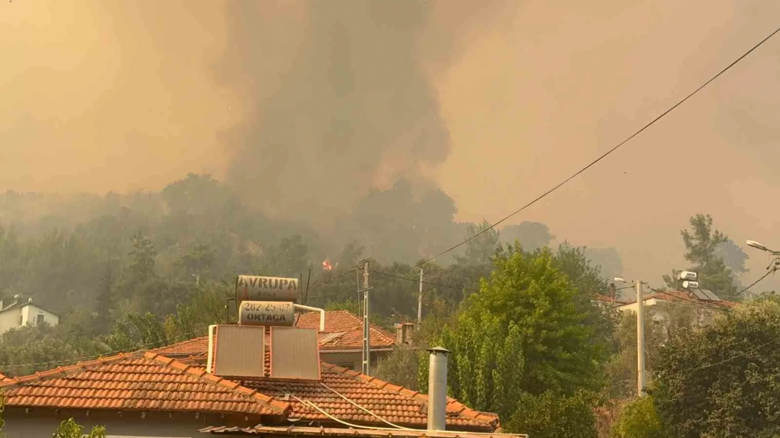 Fethiye’de orman yangını kabusu: İnlice Mahallesi boşaltılıyor