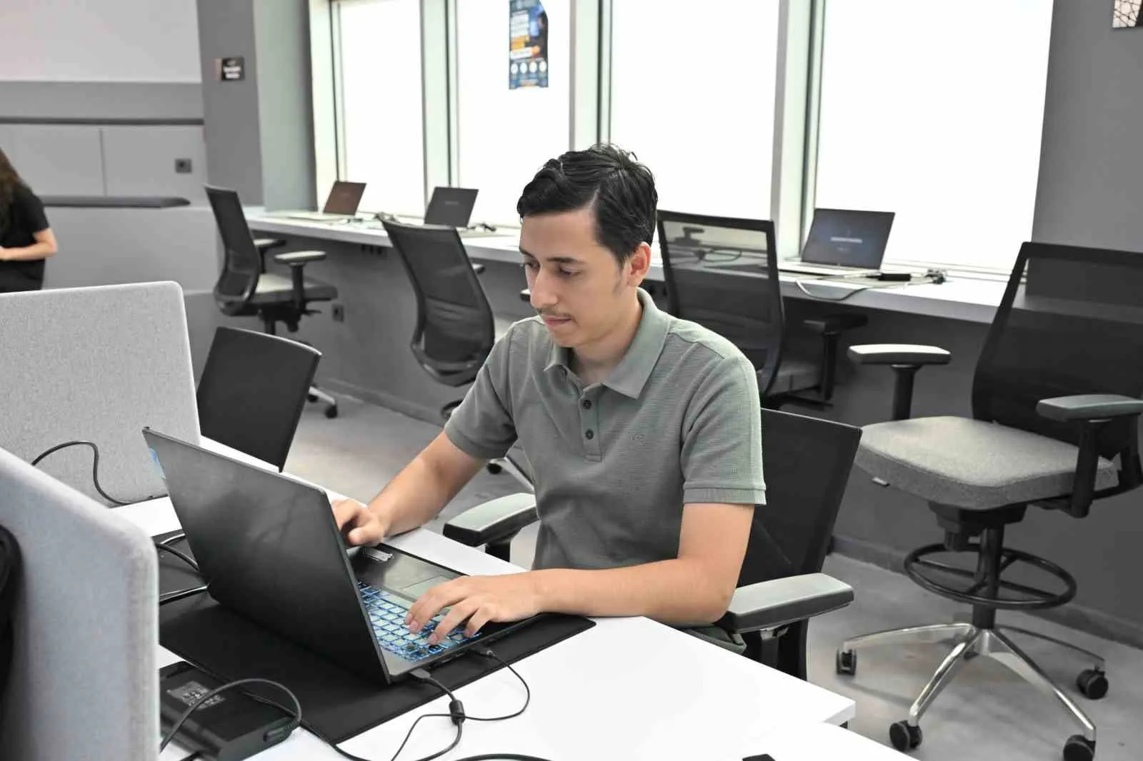 Manisa’da kodlama rüzgarı: Geleceğin yazılımcıları dijital dünyayı inşa ediyor