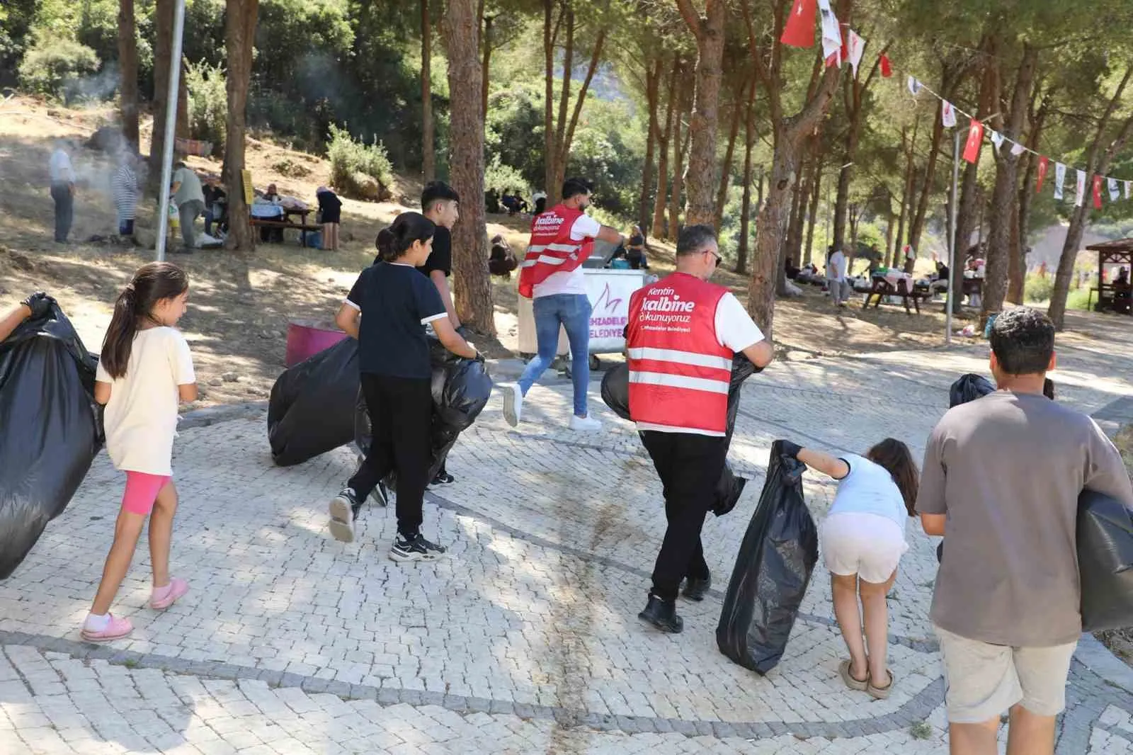 Piknik keyfi temizlik seferberliğine dönüştü: Hamalın Kırı’nda çevre bilinci yükseldi