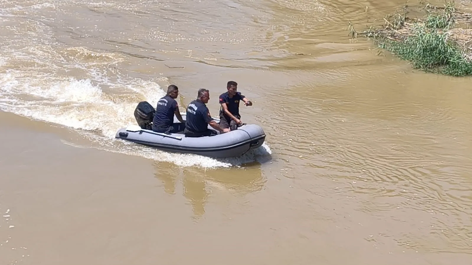 Menderes Nehri'nde acı bekleyiş: 11 yaşındaki Şahin'i arama çalışmaları 40. saatinde