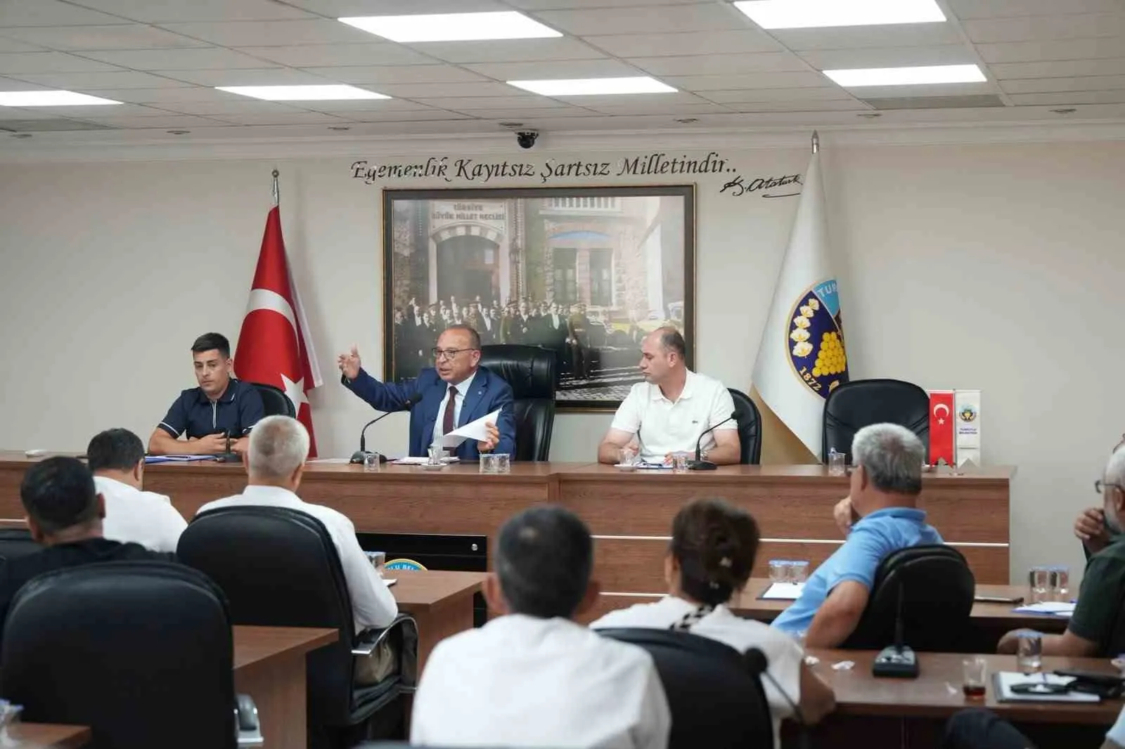 Turgutlu’da altyapı mesaisi: Başkan Akın’dan "bedel ödemeye hazırız" çıkışı