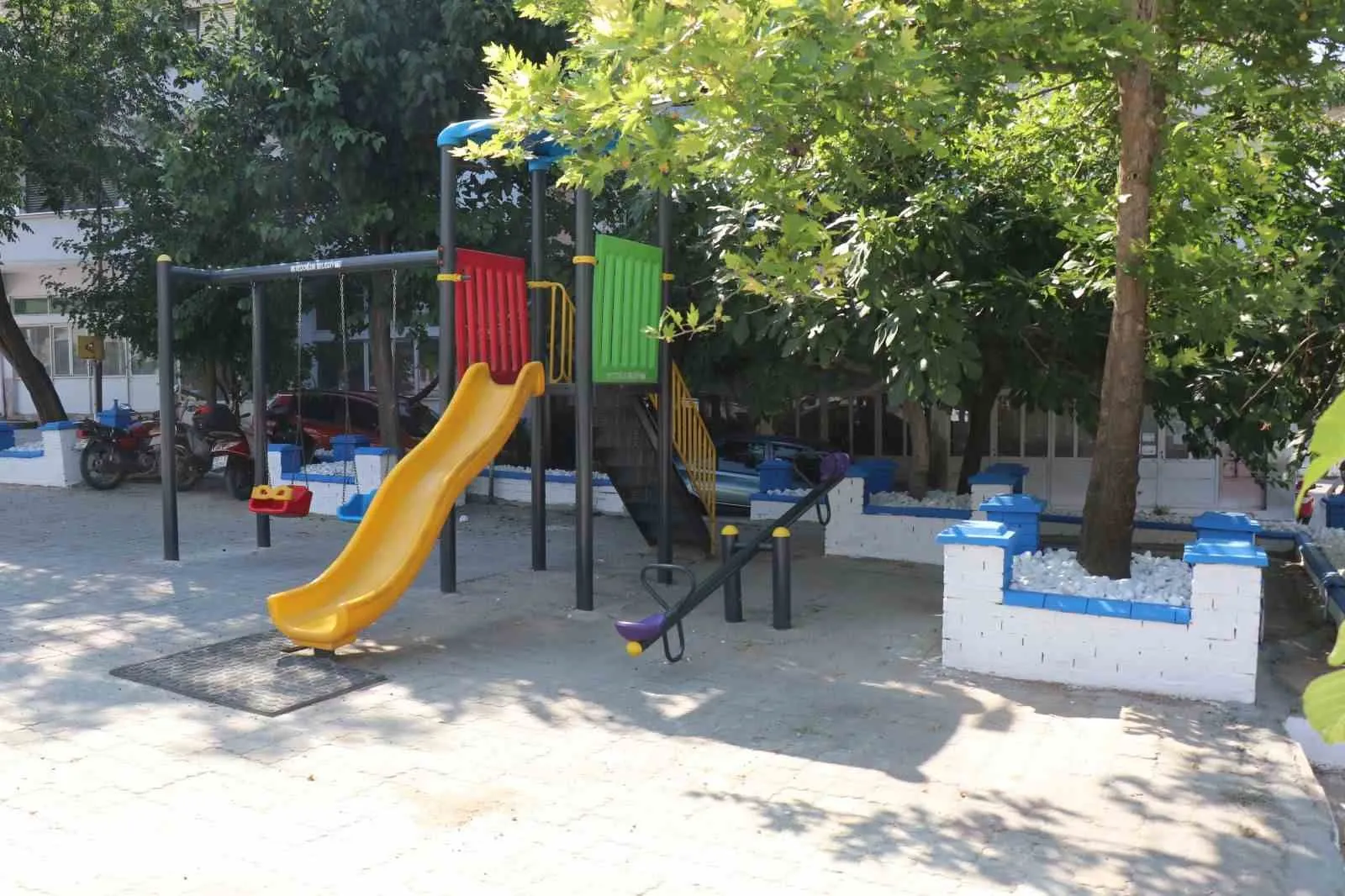 Yazıkent’te modern dokunuş: Atatürk Meydan Parkı’nda dönüşüm tamamlandı