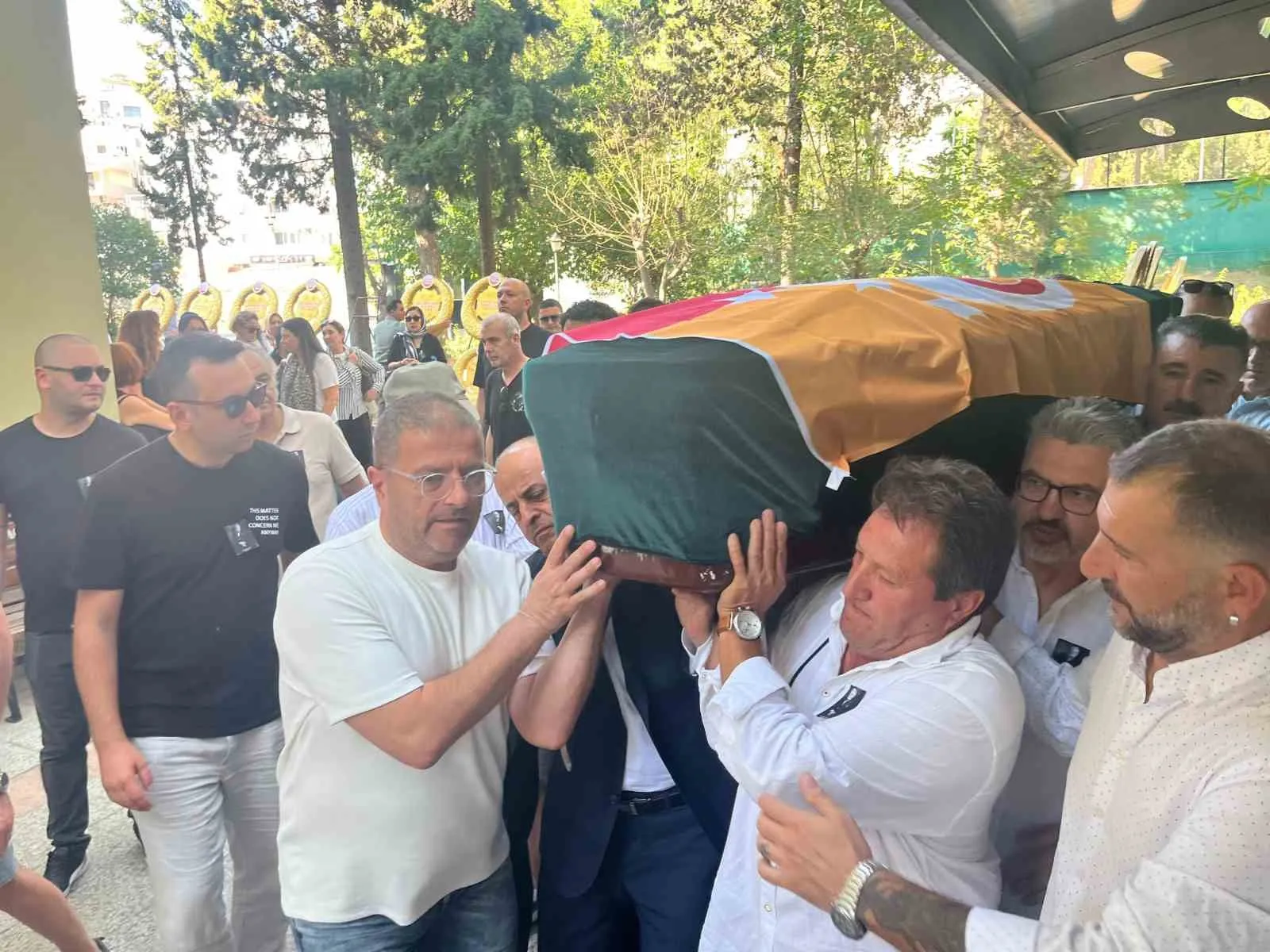 Basın dünyasının acı kaybı: Usta kalem Aziz Üstel son yolculuğuna uğurlandı