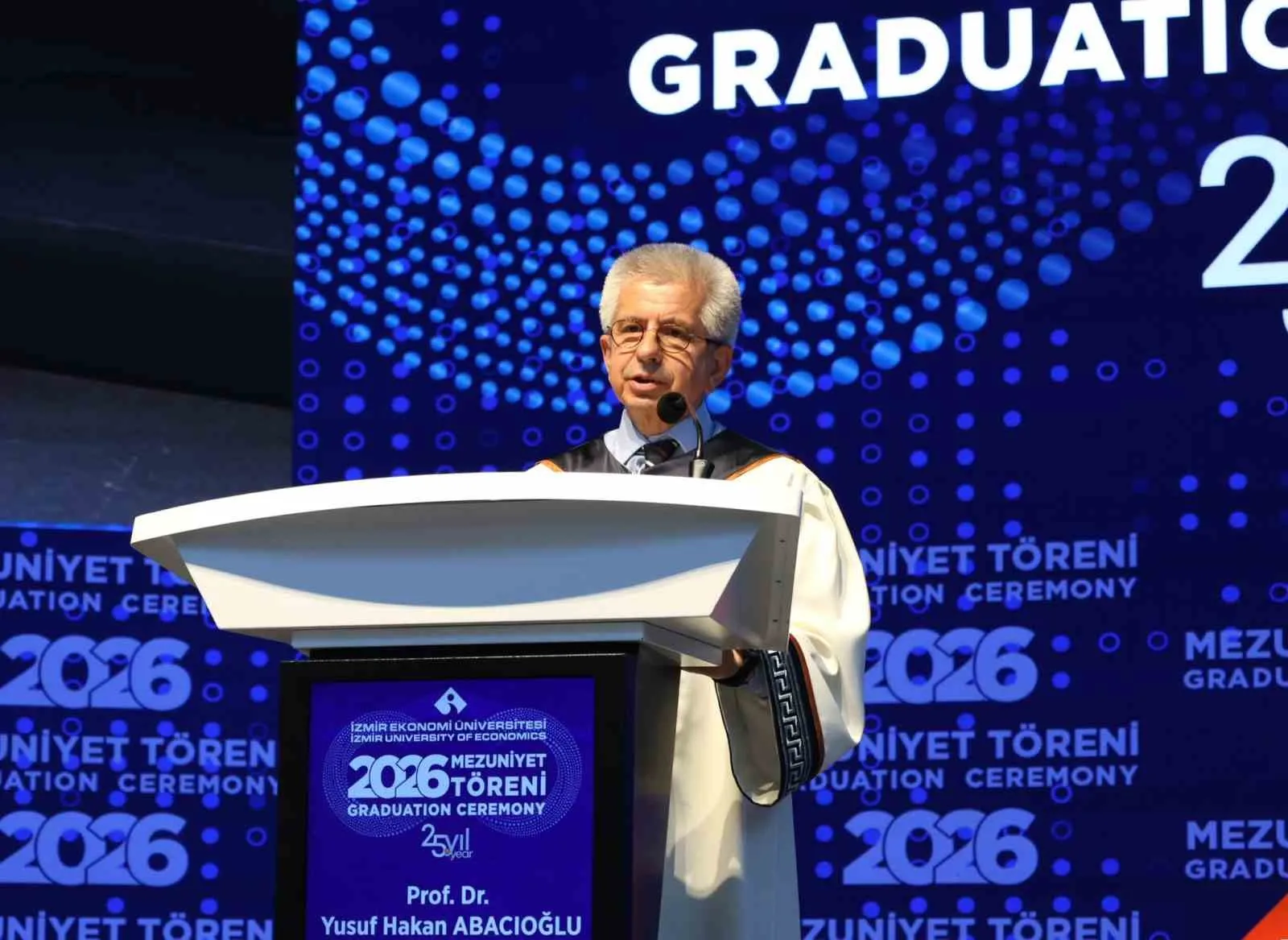 Çeyrek asırlık başarı hikayesi: İEÜ'de 1200 genç diplomalarına kavuştu