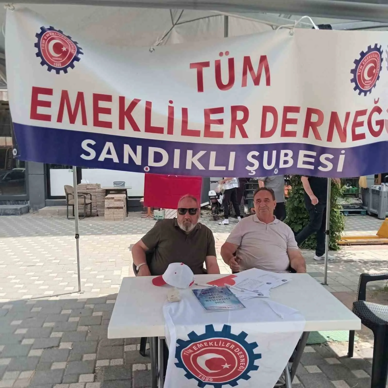 Sandıklı’da emeklilerin sesi yükseliyor: Dernekleşme atağı sahaya indi