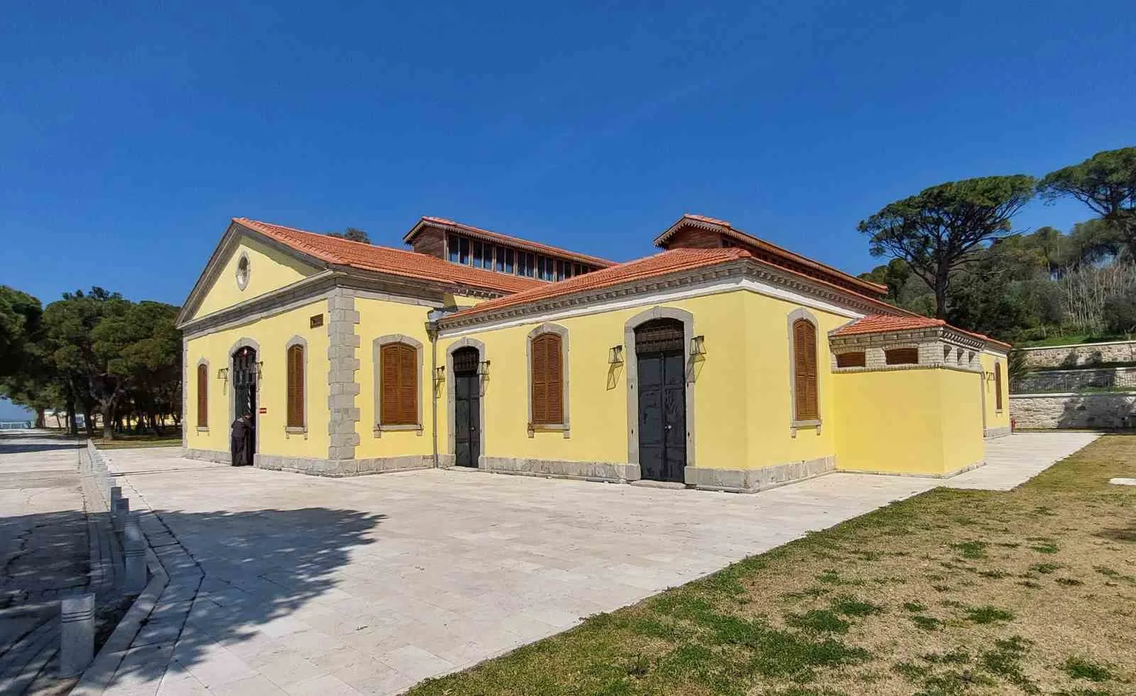 Karantina Adası’nın hüzünlü bekleyişi tasarım öğrencileriyle sanata dönüştü