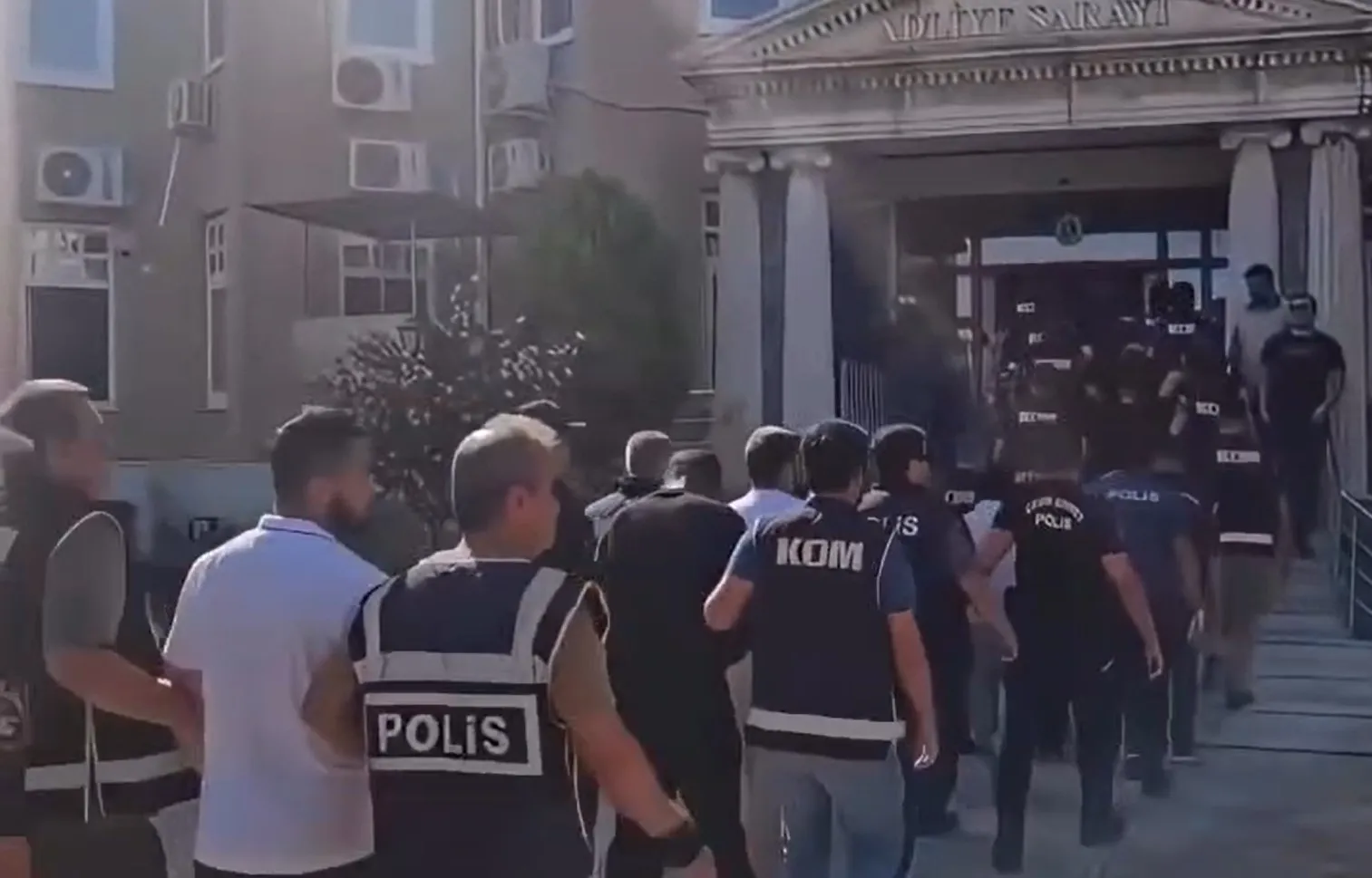Vize mağdurlarının umutlarını çaldılar: Dijital kopyacılara 10 ilde ağır darbe