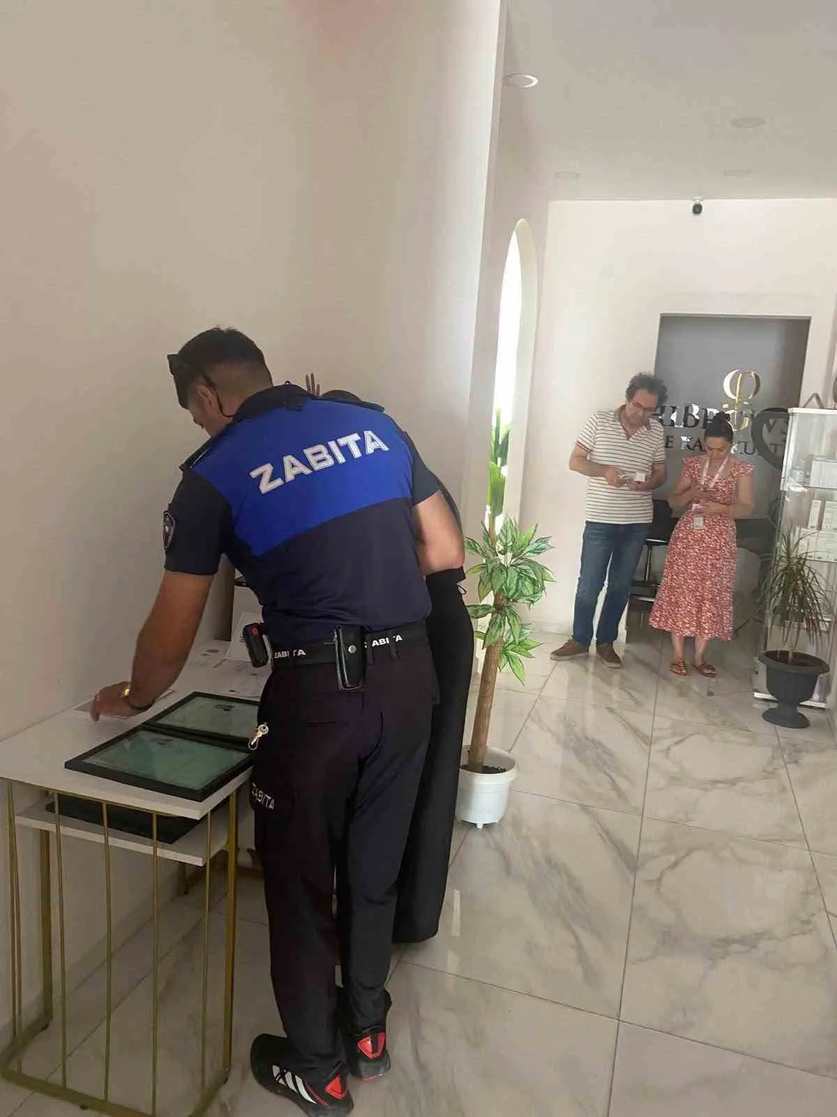 Germencik’te güzellik merkezlerine sıkı denetim: Sağlık öncelikli takip