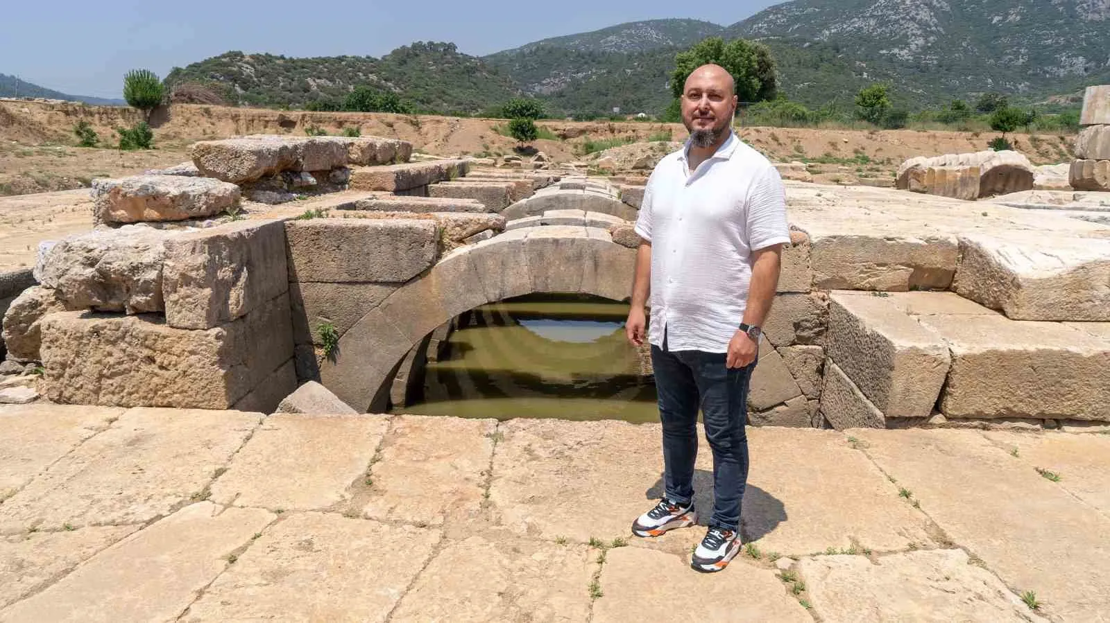 Homeros’un gizemli kimliği beyaz perdeden İzmir’in antik topraklarına uzanıyor