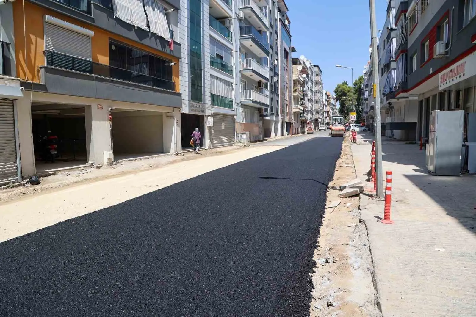 Güzelhisar’da asfalt mesaisi: Albayrak Caddesi’ne yeni çehre