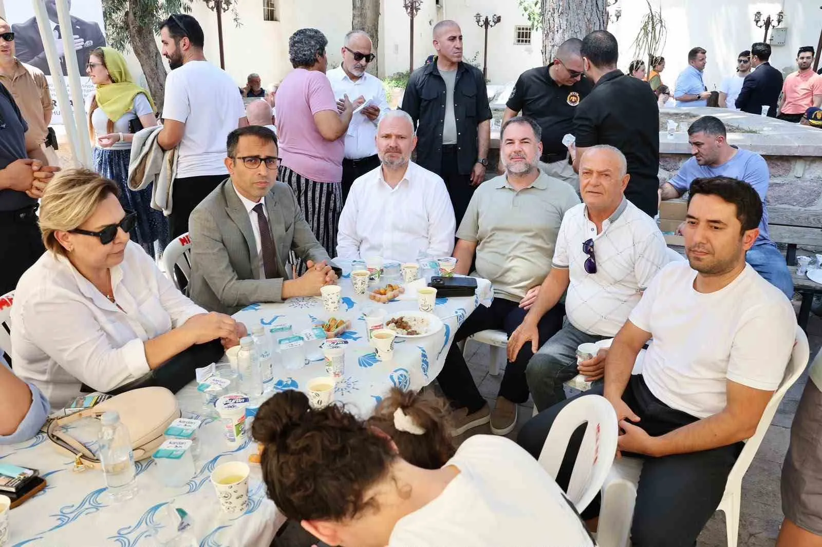 Menemen’in unutulmaz başkanına vefalı veda: Tahir Şahin dualarla anıldı